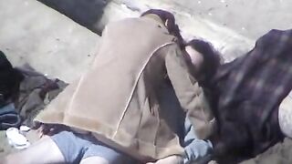 Подборка подглядывания на пляже как некоторые пары занимаются сексом